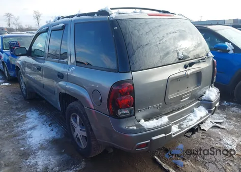 2005 Chevrolet Trailblazer Ls from USA, damaged, VIN 1GNDT13S952125805